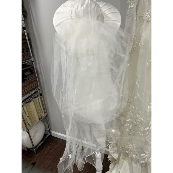 Vintage 80s Victorian Revival Wedding Dress Ivory High Neck Sheer Lace Illusion - Picture 3 of 16